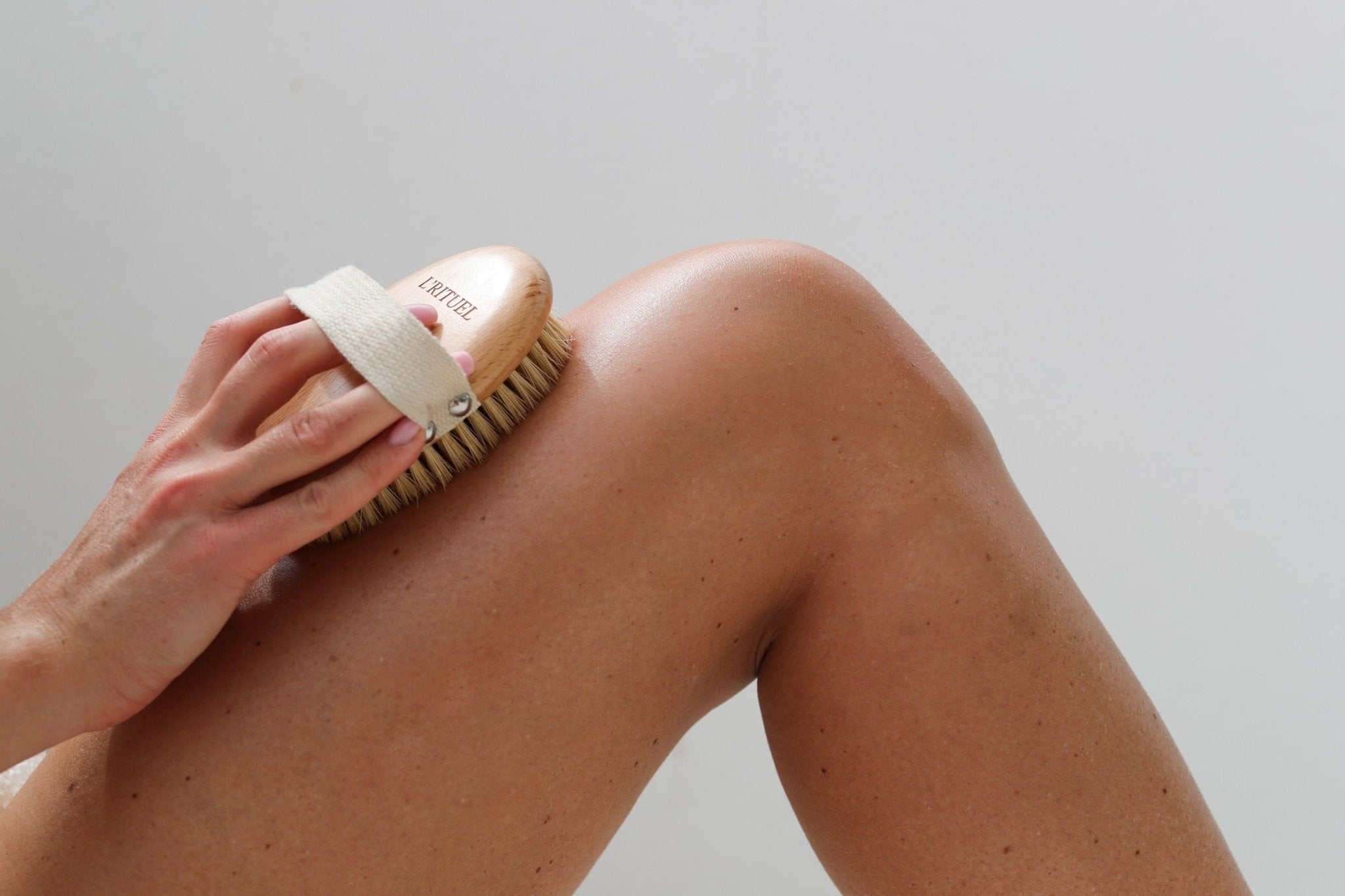 THE BODY BRUSH - L'RITUEL